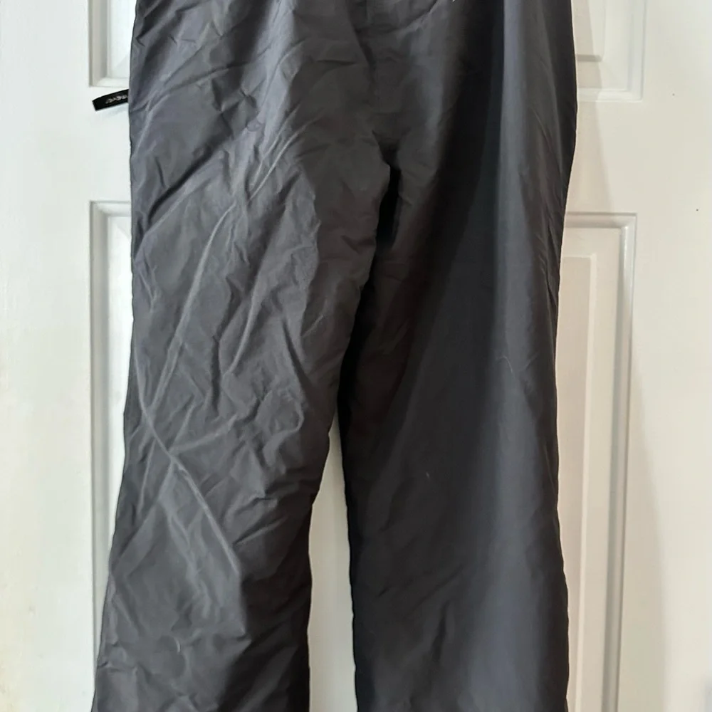 OBERMEYER Women’s Black Insulated Ski pants. Size 12.‎